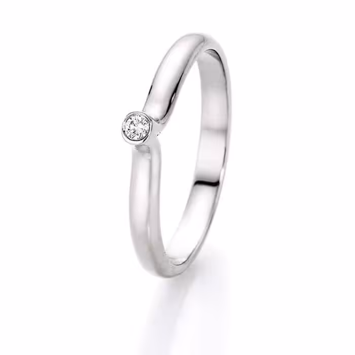 Ehering selber schmieden mit Diamant, personalisierte Trauringe aus Silber oder Gold.