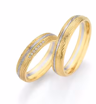 Trauringe selber schmieden: Individuelle Goldringe für die Hochzeit.