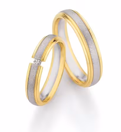 Trauringe selber schmieden: Hochwertige Gold- und Silberringe für die Hochzeit.