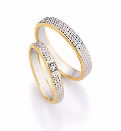 Trauringe selber schmieden: Hochwertige Goldringe mit Diamanten.